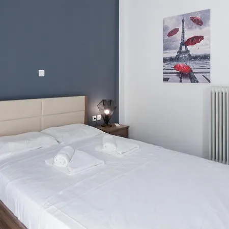 Renovated 2 Bedroom Apt In Larissis Railway Station And Metro