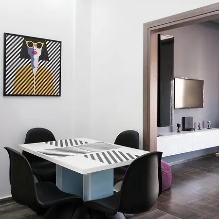 Renovated 2 Bedroom Apt In Larissis Railway Station And Metro *